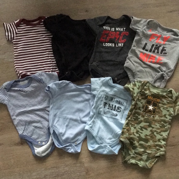 Onesies 0-3 months bundle of 8 - Picture 1 of 5